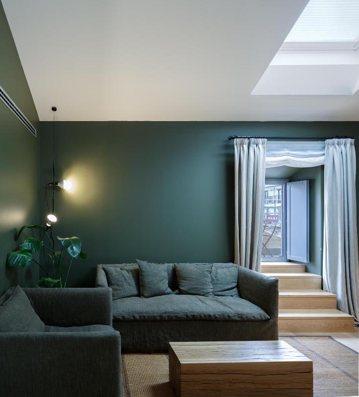 Deluxe Suite image 3