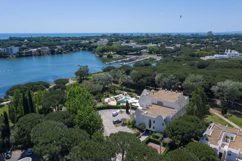 GOLF HOTEL - image 41