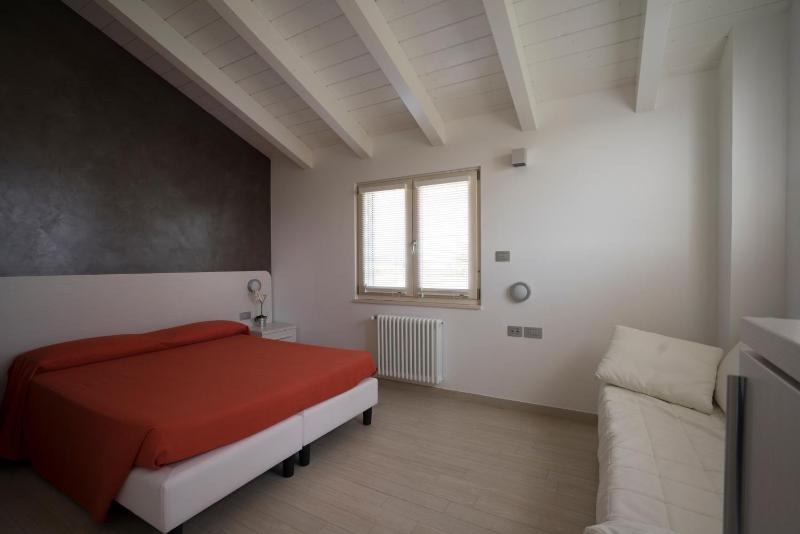 Triple Room with Private Bathroom image 2