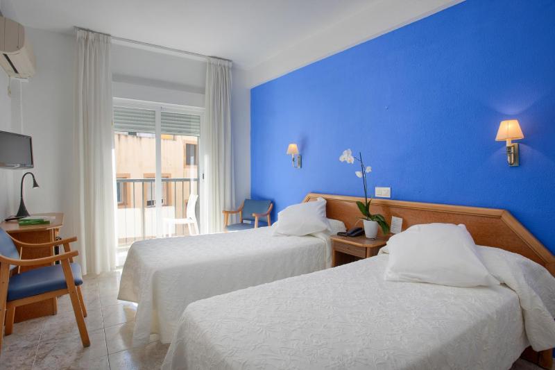 Economy Double or Twin Room image 4