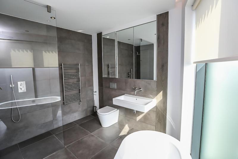 Apartment with Balcony image 4