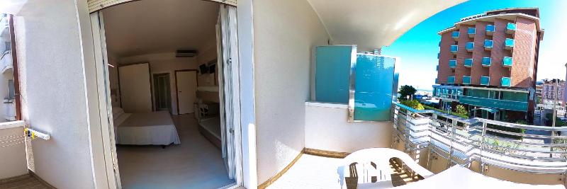 Superior Triple Room with Side Sea View image 4