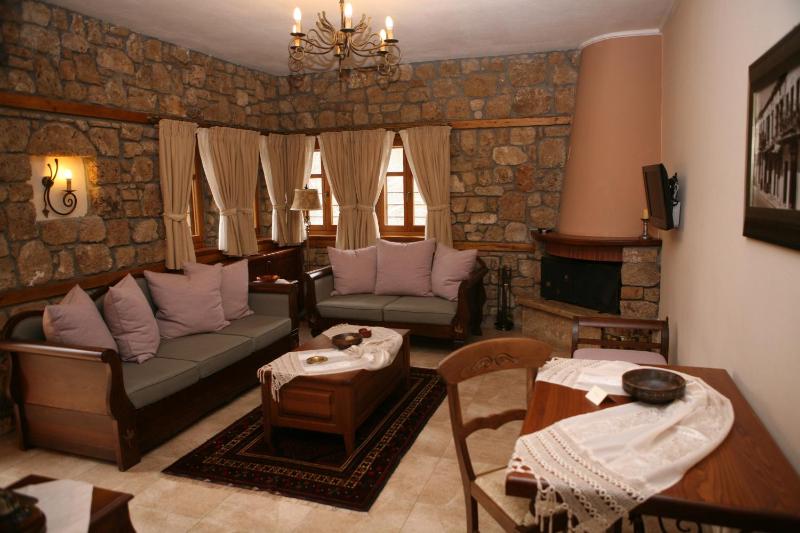 Junior Suite (2 Adults + 2 Children) image 2