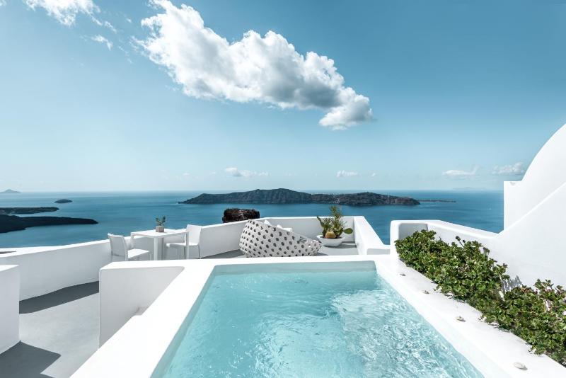 Junior suite with plunge pool image 3
