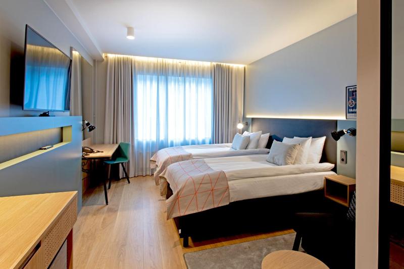 Standard Twin Room with Chair Bed - Non-Smoking image 3