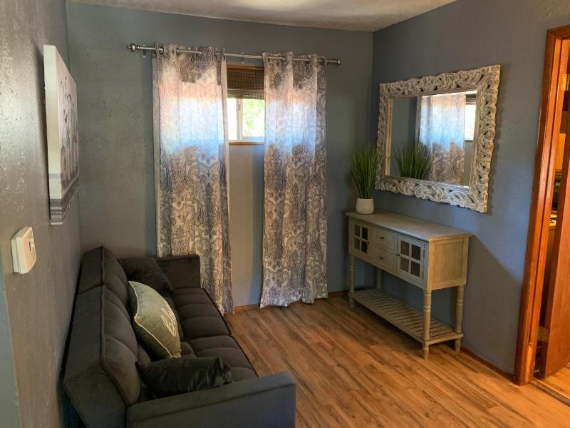 One-Bedroom House image 4