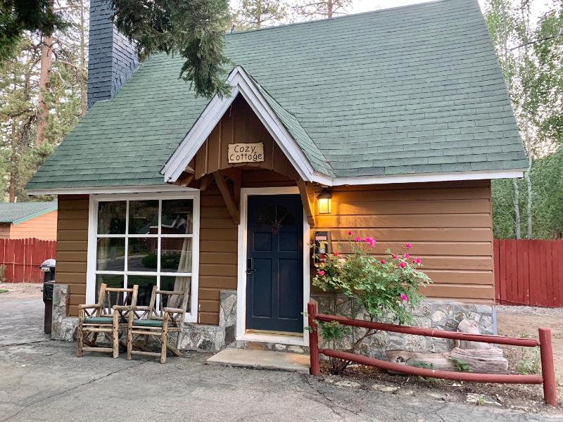 Grey Squirrel Resort - image 50