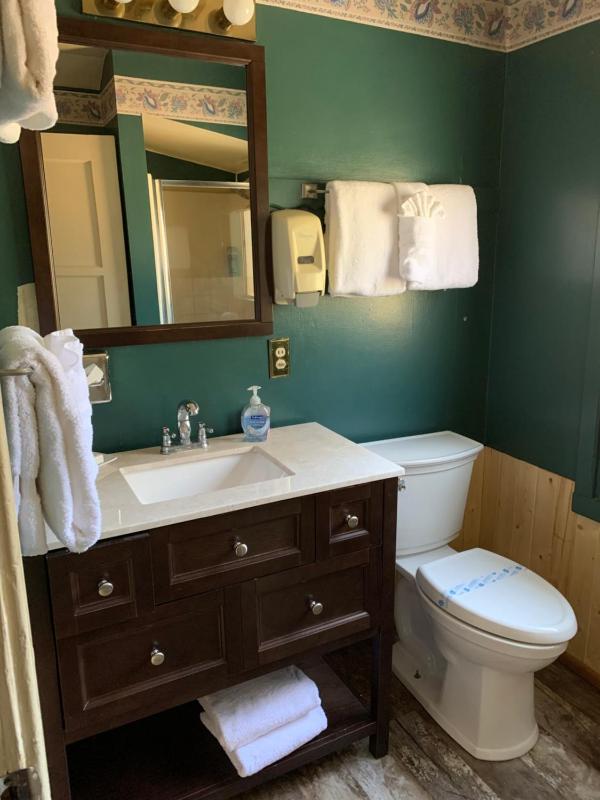 Grey Squirrel Resort - image 15