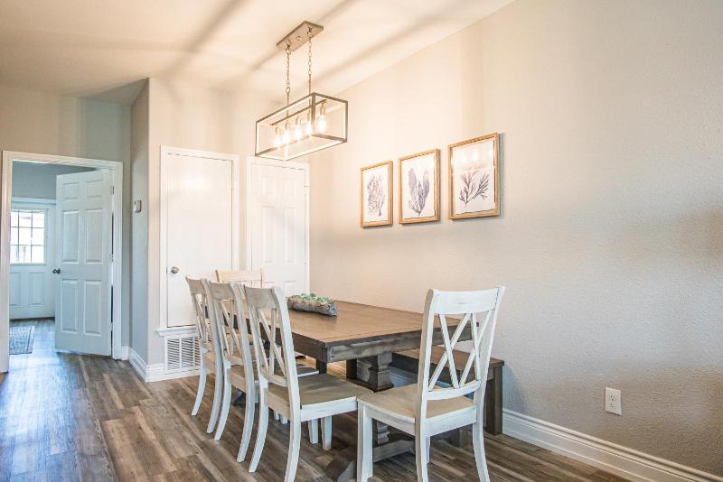 Four-Bedroom Townhouse image 1