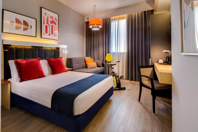 Standard Queen Room image 1