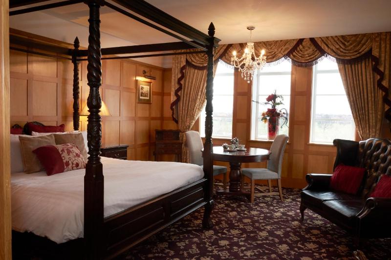 Deluxe Double Room image 2