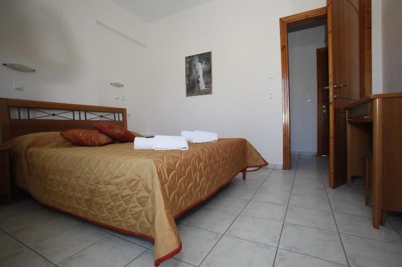 One-Bedroom Apartment (2 - 4 Adults) image 3