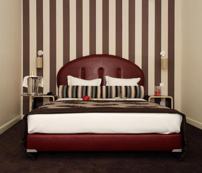 Suite (2 Adults + 1 Child) image 3