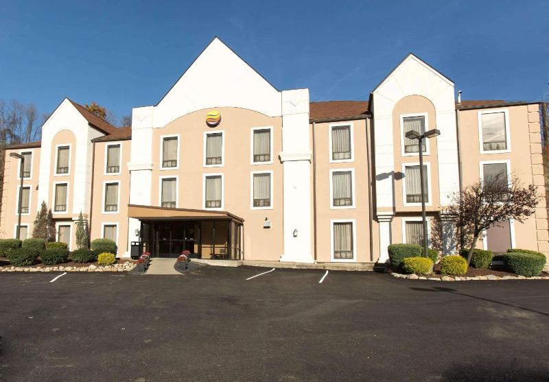 Comfort Inn Pittsburgh Crafton - image 1