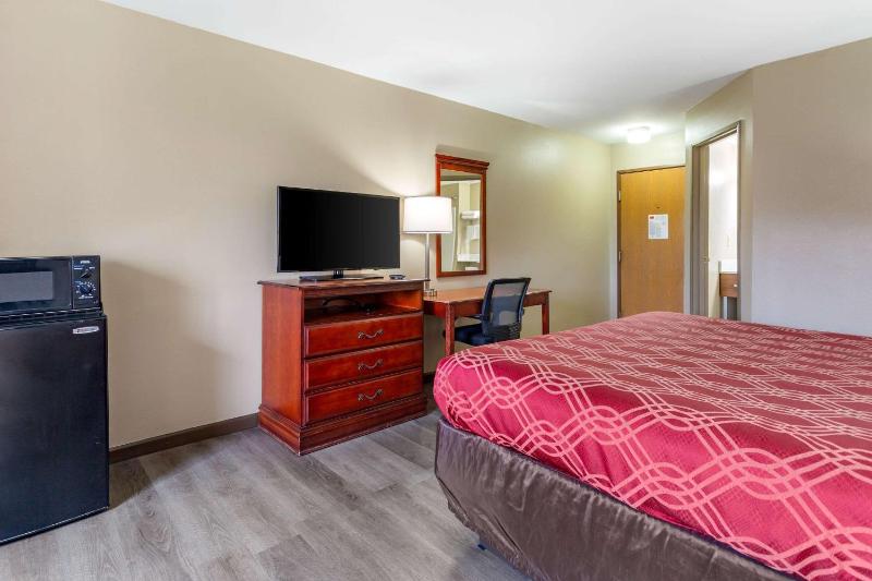 Standard King Room - Non-Smoking  image 2