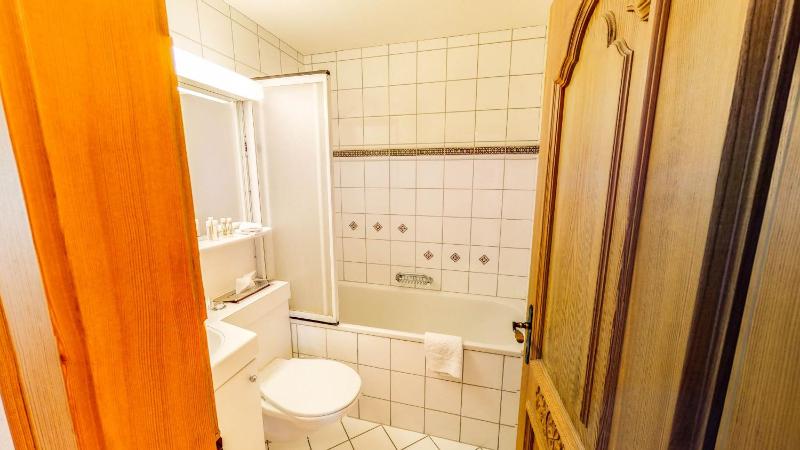 Standard Double Room image 2