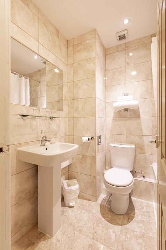 Standard Single Room image 4