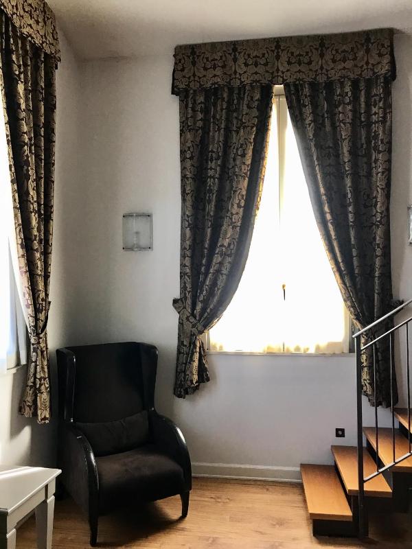 Deluxe Double Room image 1
