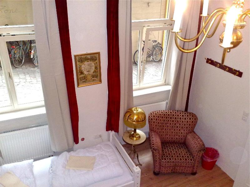 Bed in 5-Bed Dormitory Room image 1