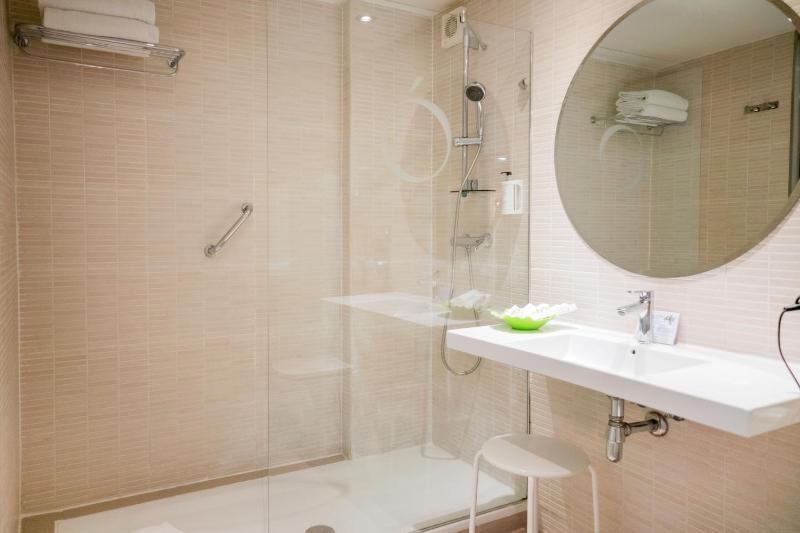 Double or Twin Room with Extra Bed image 3