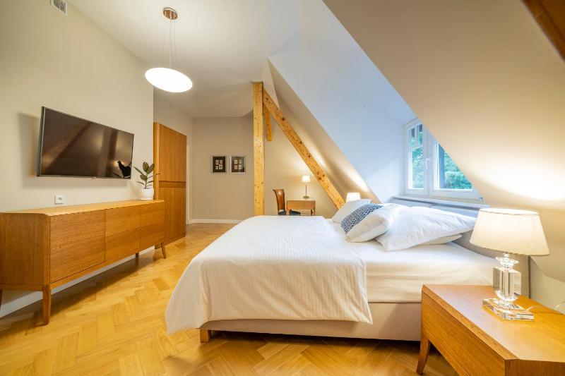 Apartment image 3