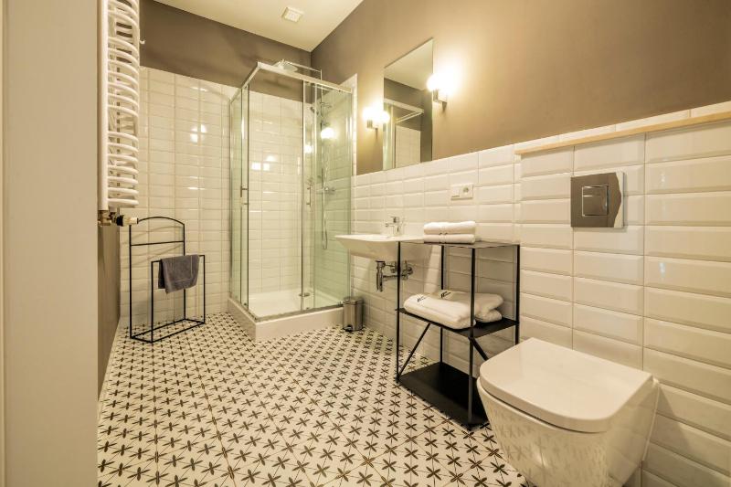 Deluxe Double Room with Balcony image 4