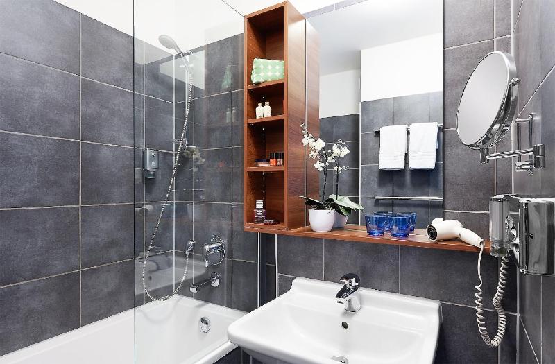 Superior Double Room image 3