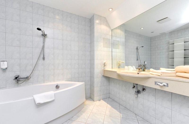 Deluxe Double Room image 2
