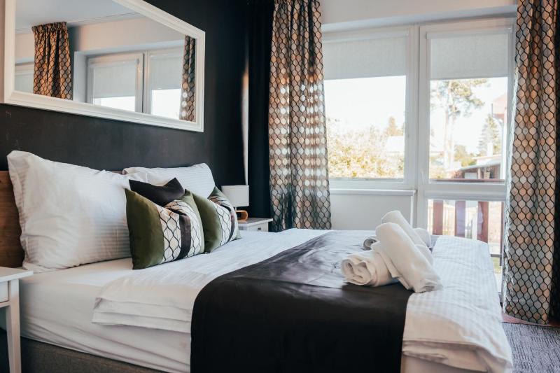 One-Bedroom Apartment image 2