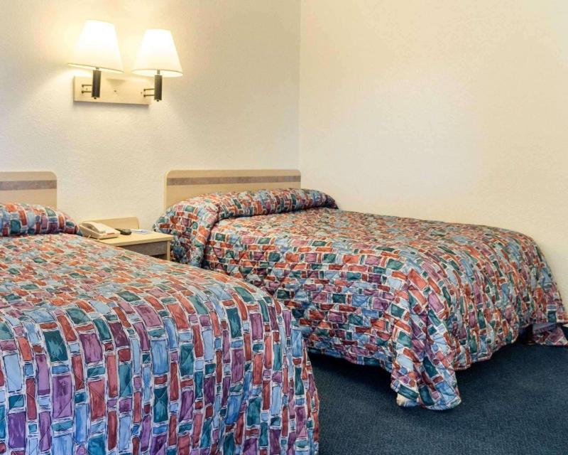 Double Room with Two Double Beds - Non-Smoking image 2