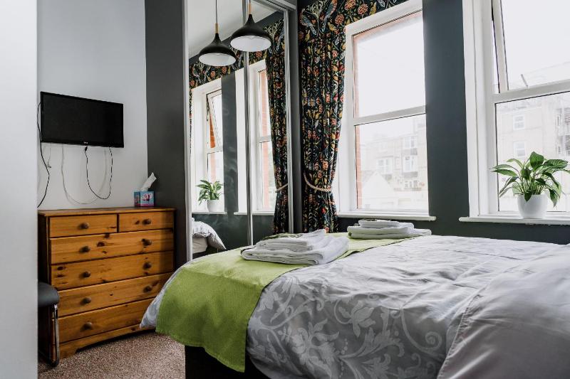 Double Room with Private Bathroom image 3