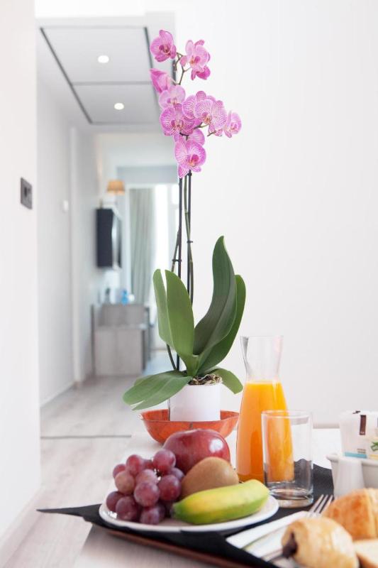 Room #9036626 image 2