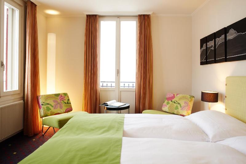 Standard Double or Twin Room image 4