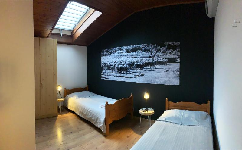 Twin Room image 3