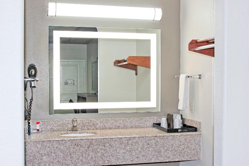 Standard Double Room image 4