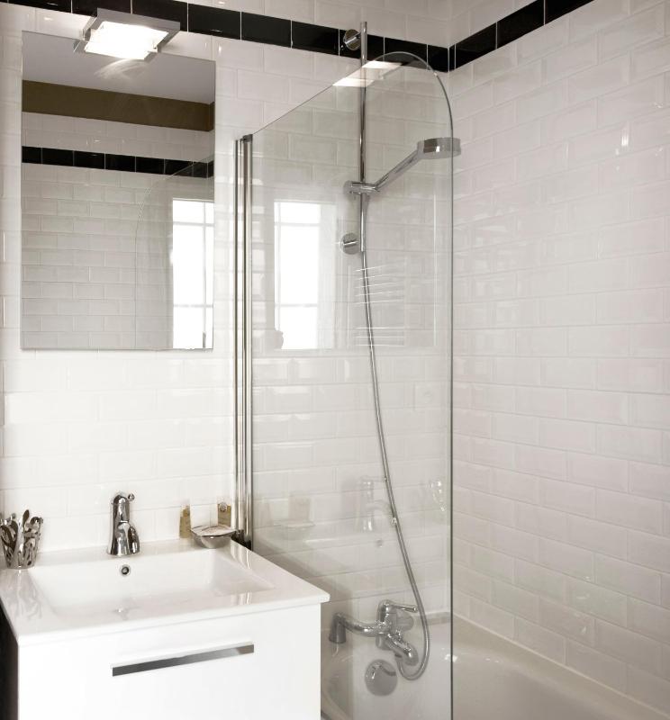 One-Bedroom Suite image 2