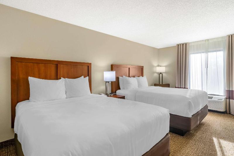 Standard Queen Room with Two Queen Beds - Non-Smoking image 1