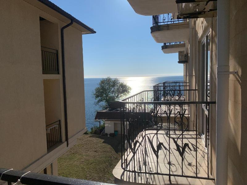 Quadruple Room with Balcony image 3