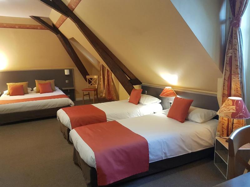 Quadruple Room image 2