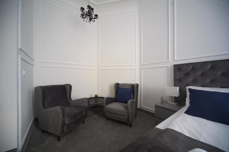 Standard Double with City View  image 2