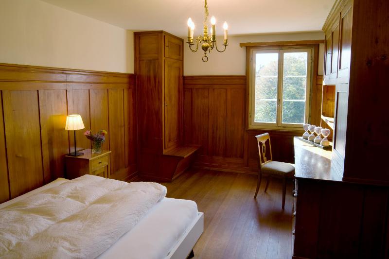Double Room with Shared Bathroom image 4