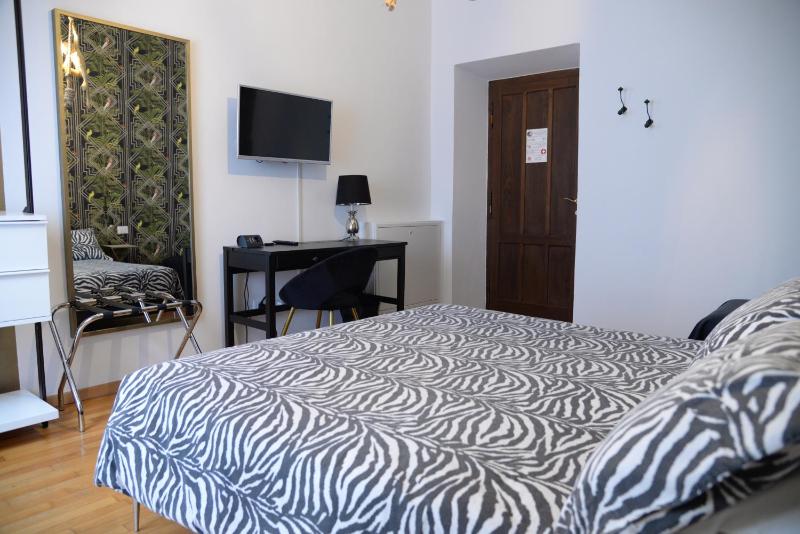 Double Room with Private Bathroom image 1