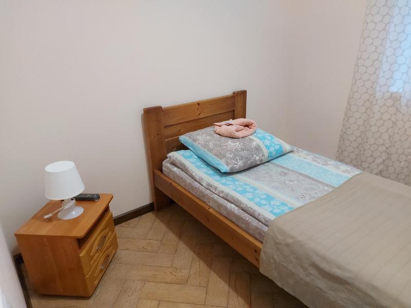 Single Room with Shared Shower and Toilet image 3