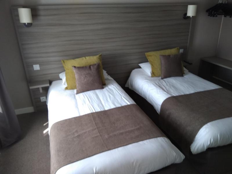 Twin Room image 1