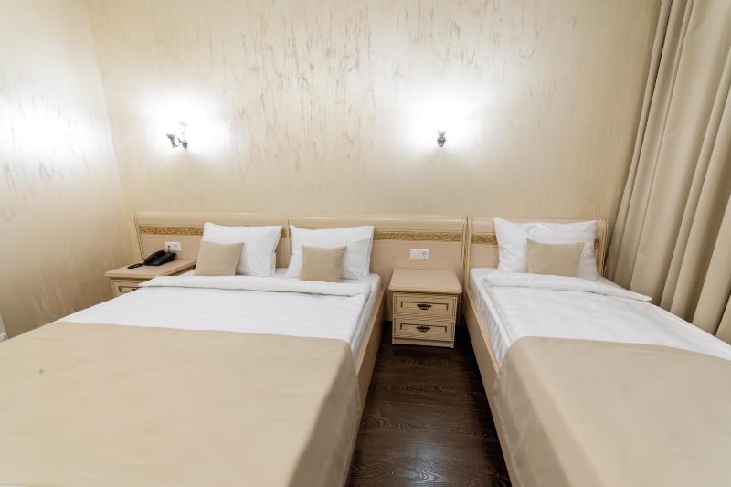 Classic Triple Room image 2