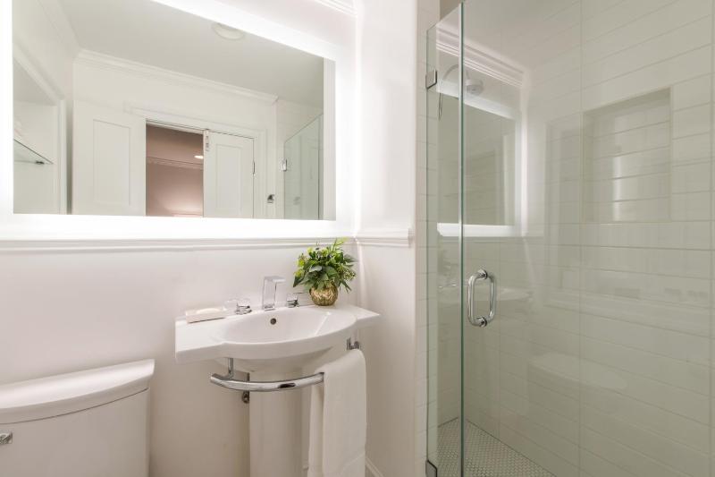Battery Carriage House Suite image 4