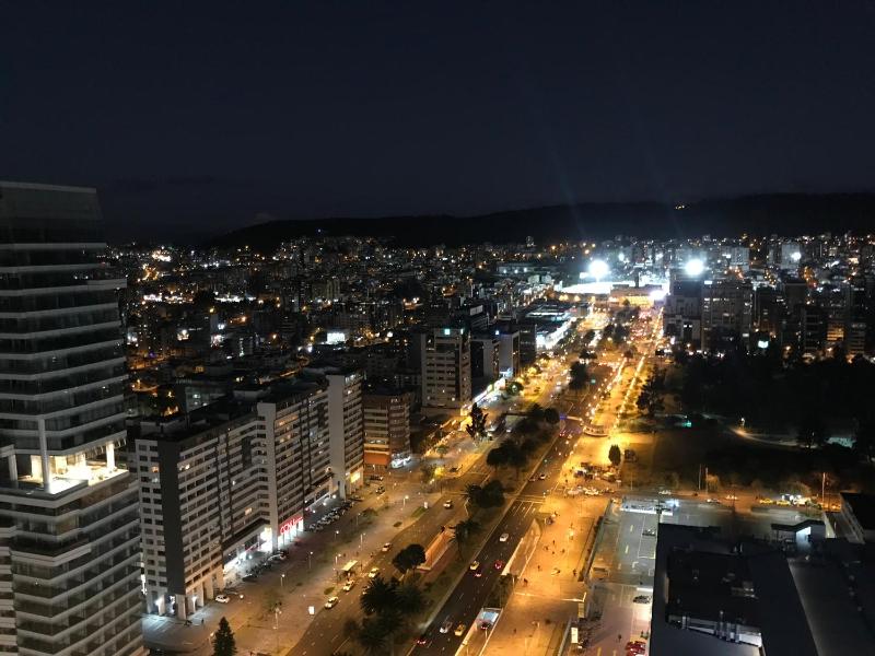 Suite Apartamento Espectacular Vista La Carolina - ONE Quito - image 9