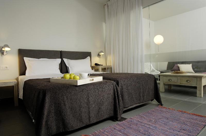 Deluxe Studio with Sea View (2 -3 Adults)  image 3