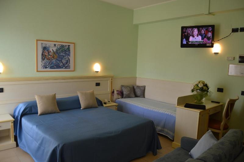 Hotel Zeus - image 10