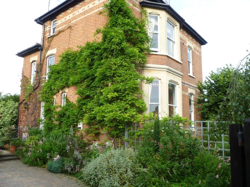 Laurel House - image 1